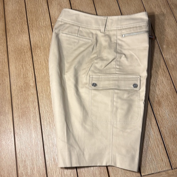 MICHAEL KORS~Size 14~ Tan Bermuda Walking Shorts ~Leather Pocket Zipper ~Women’s - Picture 13 of 15